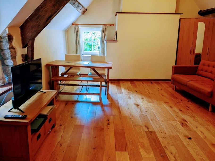 The Old Granary Farm Cottage Abergavenny Eksteriør billede