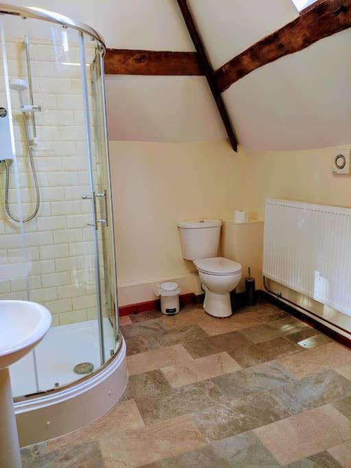 The Old Granary Farm Cottage Abergavenny Eksteriør billede
